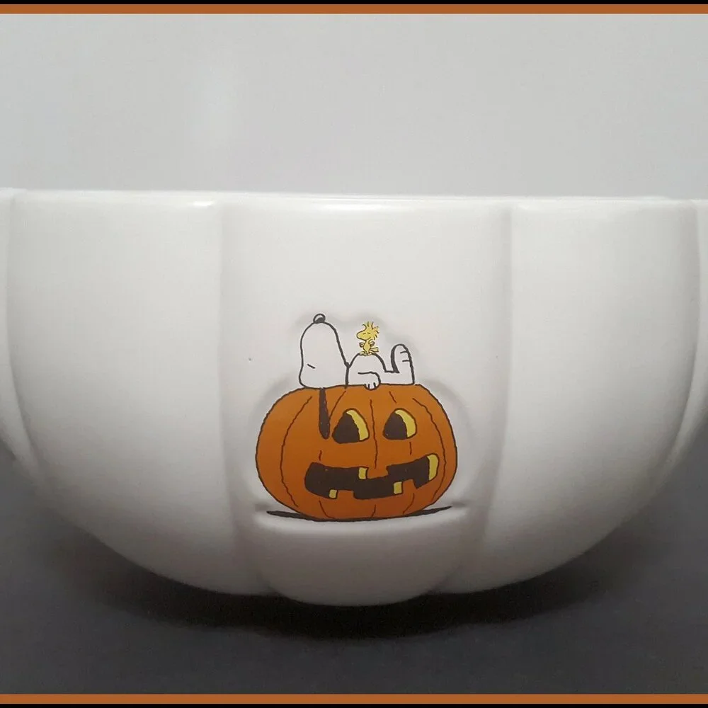 NEW Williams Sonoma PEANUTS Snoopy Candy Bowl 9